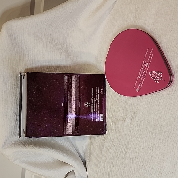 Jeffrey Star - Alien Eye Shadow Pallette - Picture 5 of 8